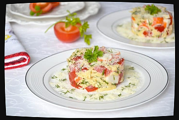 салат с тунцом консервированным и помидорами